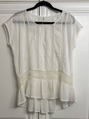 Nine 1 Eight Size Large Cream Cap Sleeve Peplum Blouse with Lace/Crochet Inserts